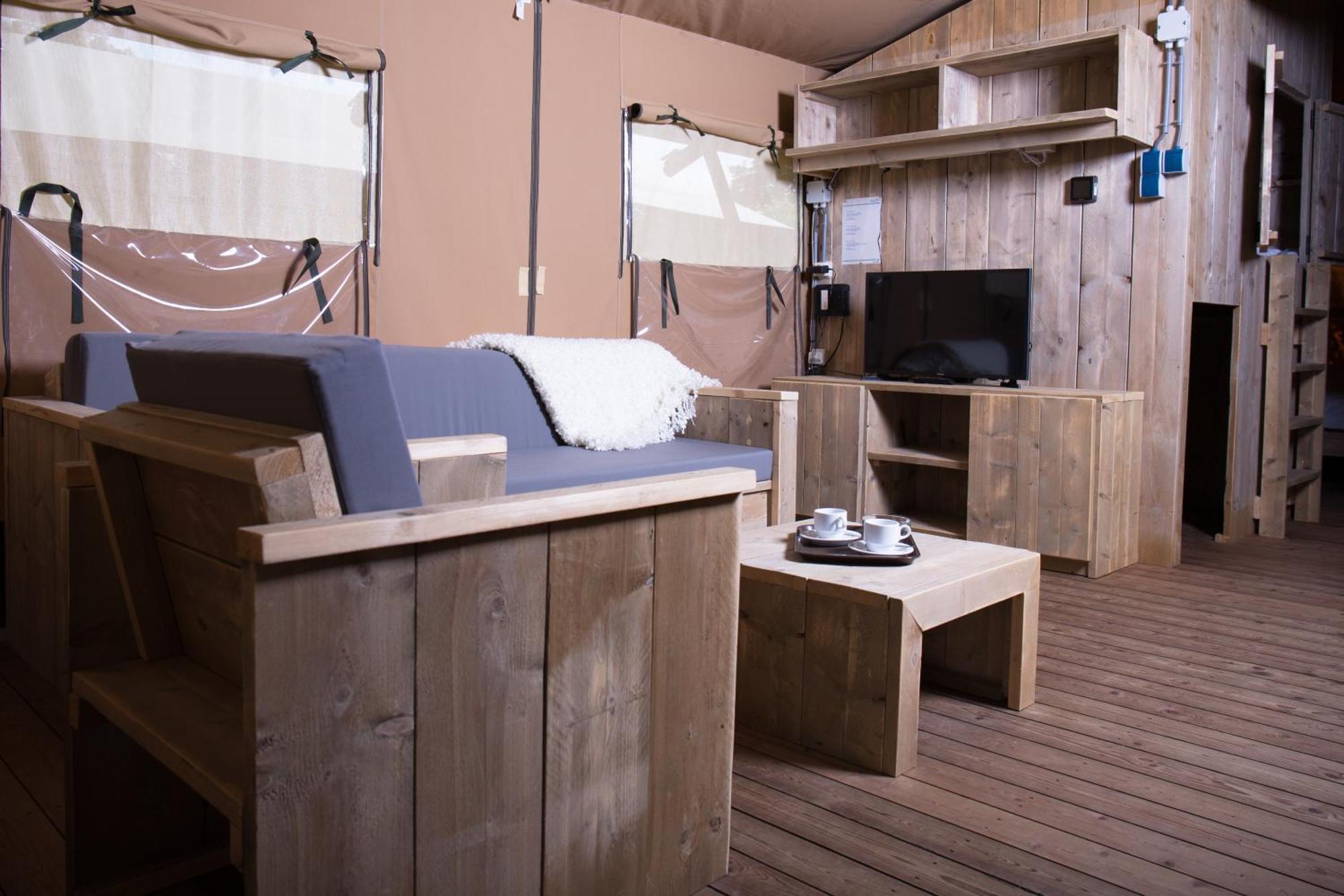 Camping Scheldeoord Baarland 객실 사진
